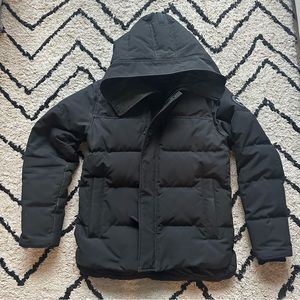 Gently Used Black Canada Goose Macmillan Parka -  Black Label - Size Small